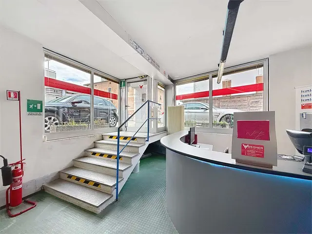 Rent To Buy Negozio con Magazzino