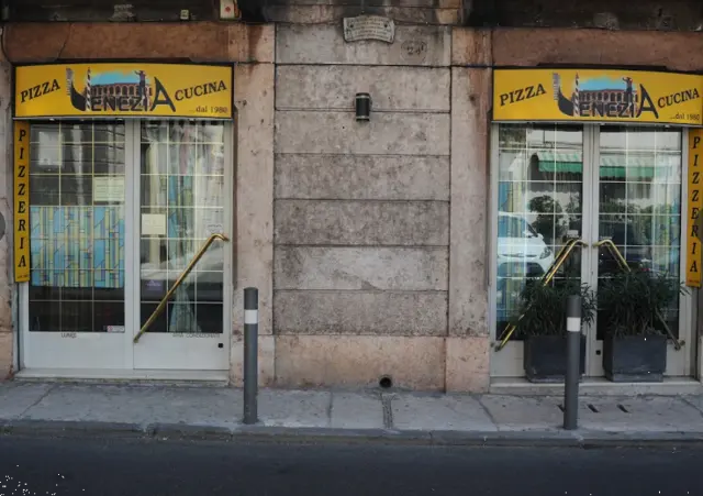 Locale commerciale- Pizzeria- Ristorante